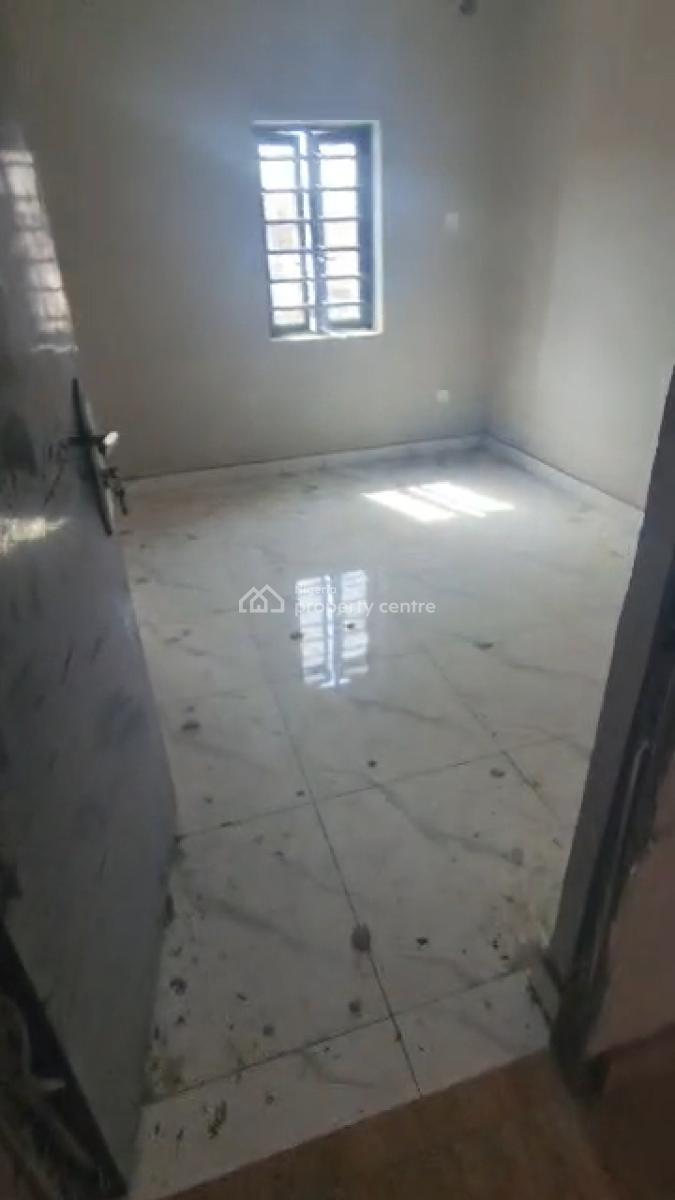 Executive Luxury 2-bedroom Apartment in, Off Market Street, Shomolu, Lagos, Flat / Apartment for Rent