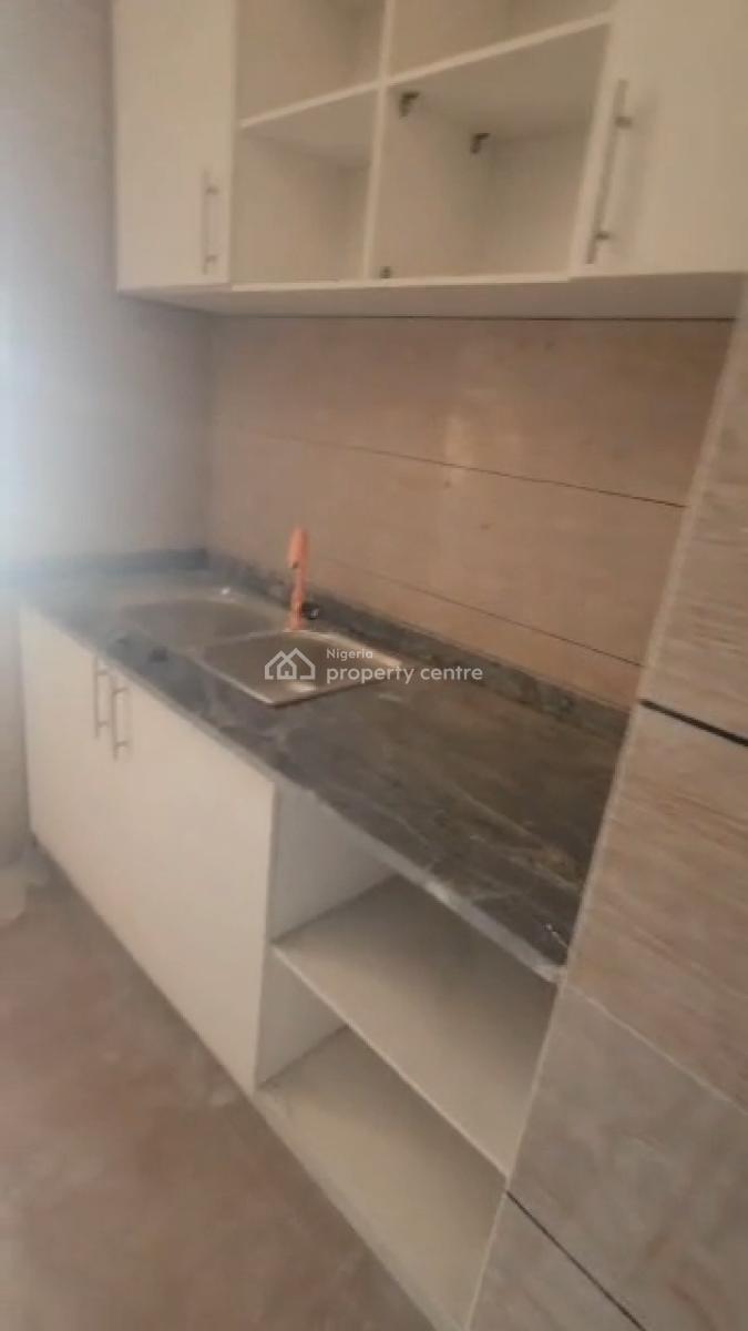 Executive Luxury 2-bedroom Apartment in, Off Market Street, Shomolu, Lagos, Flat / Apartment for Rent