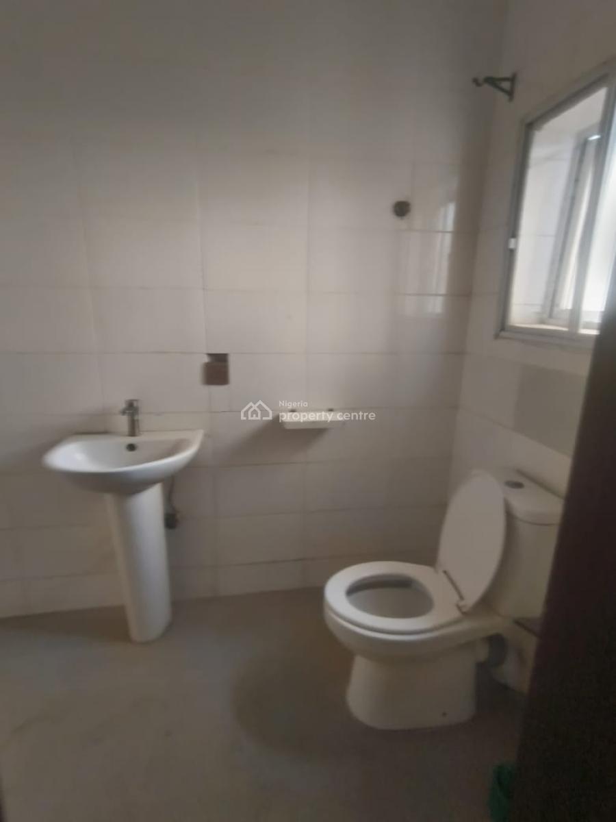 Standard Ensuit 3 Bedroom Spacious Apt Upfloor, Orchid Hotel Road Near The Coastal Road, Lekki, Lagos, Flat / Apartment for Rent