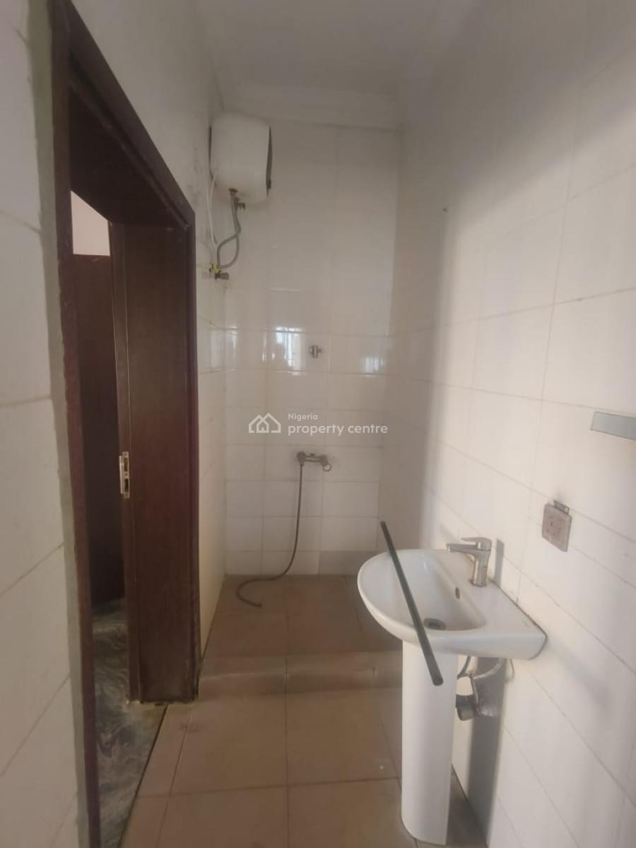 Standard Ensuit 3 Bedroom Spacious Apt Upfloor, Orchid Hotel Road Near The Coastal Road, Lekki, Lagos, Flat / Apartment for Rent