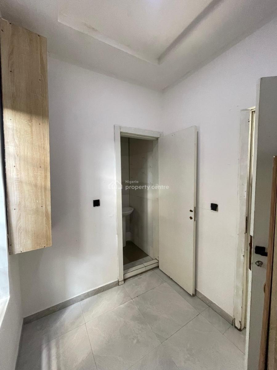 Standard Boys Quarter, Orchid Road Lekki Lagos, Lekki, Lagos, Self Contain (single Rooms) for Rent