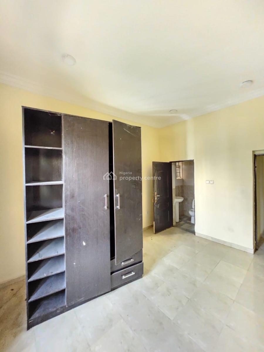 2 Bedroom Apartment in an Estate, Lekki Phase1, Lekki Phase 1, Lekki, Lagos, Flat / Apartment for Rent