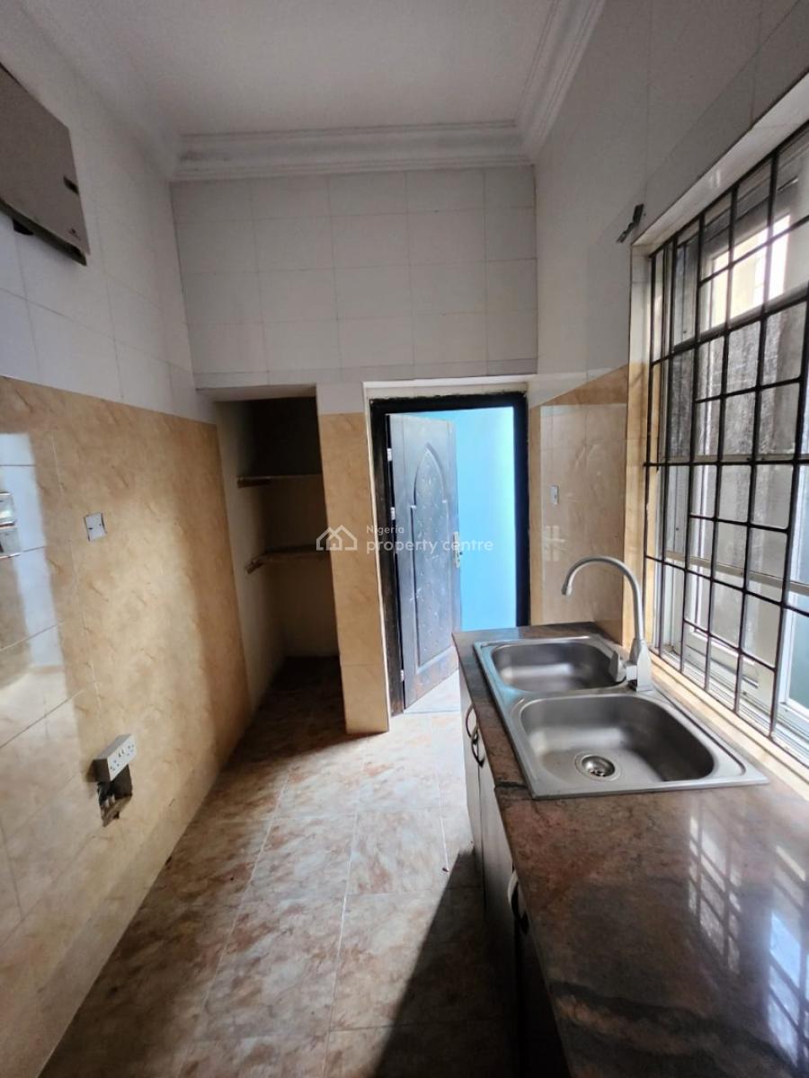 2 Bedroom Apartment in an Estate, Lekki Phase1, Lekki Phase 1, Lekki, Lagos, Flat / Apartment for Rent