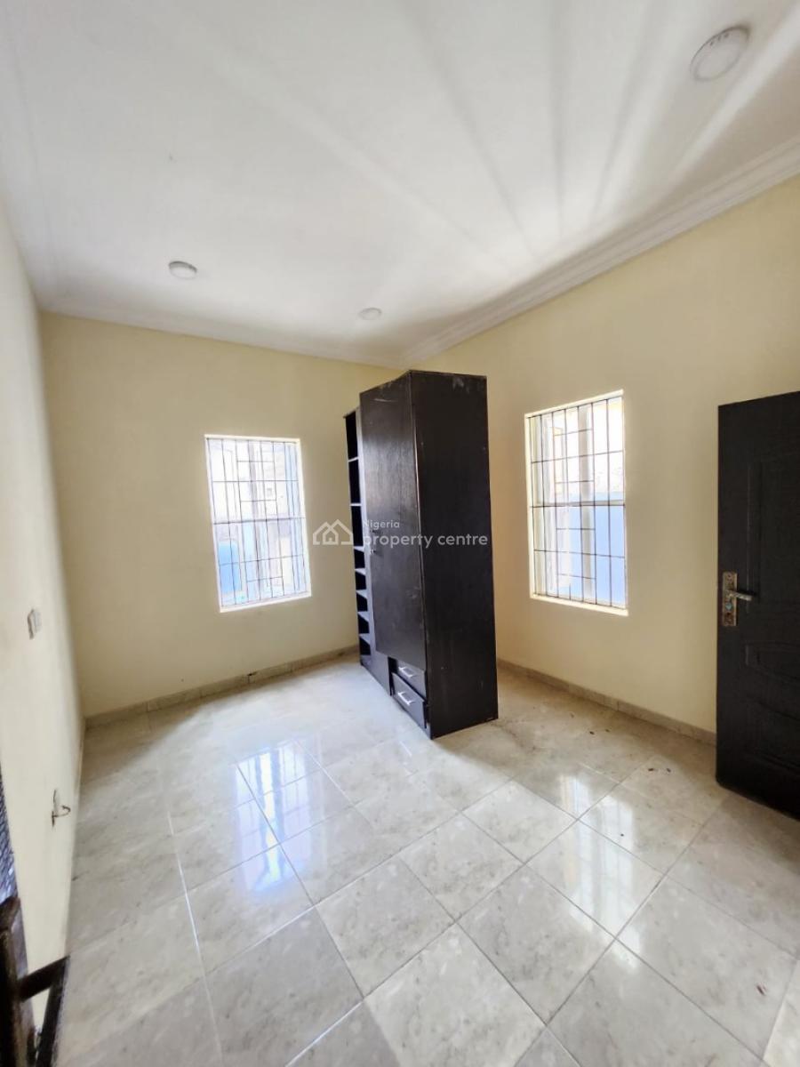 2 Bedroom Apartment in an Estate, Lekki Phase1, Lekki Phase 1, Lekki, Lagos, Flat / Apartment for Rent