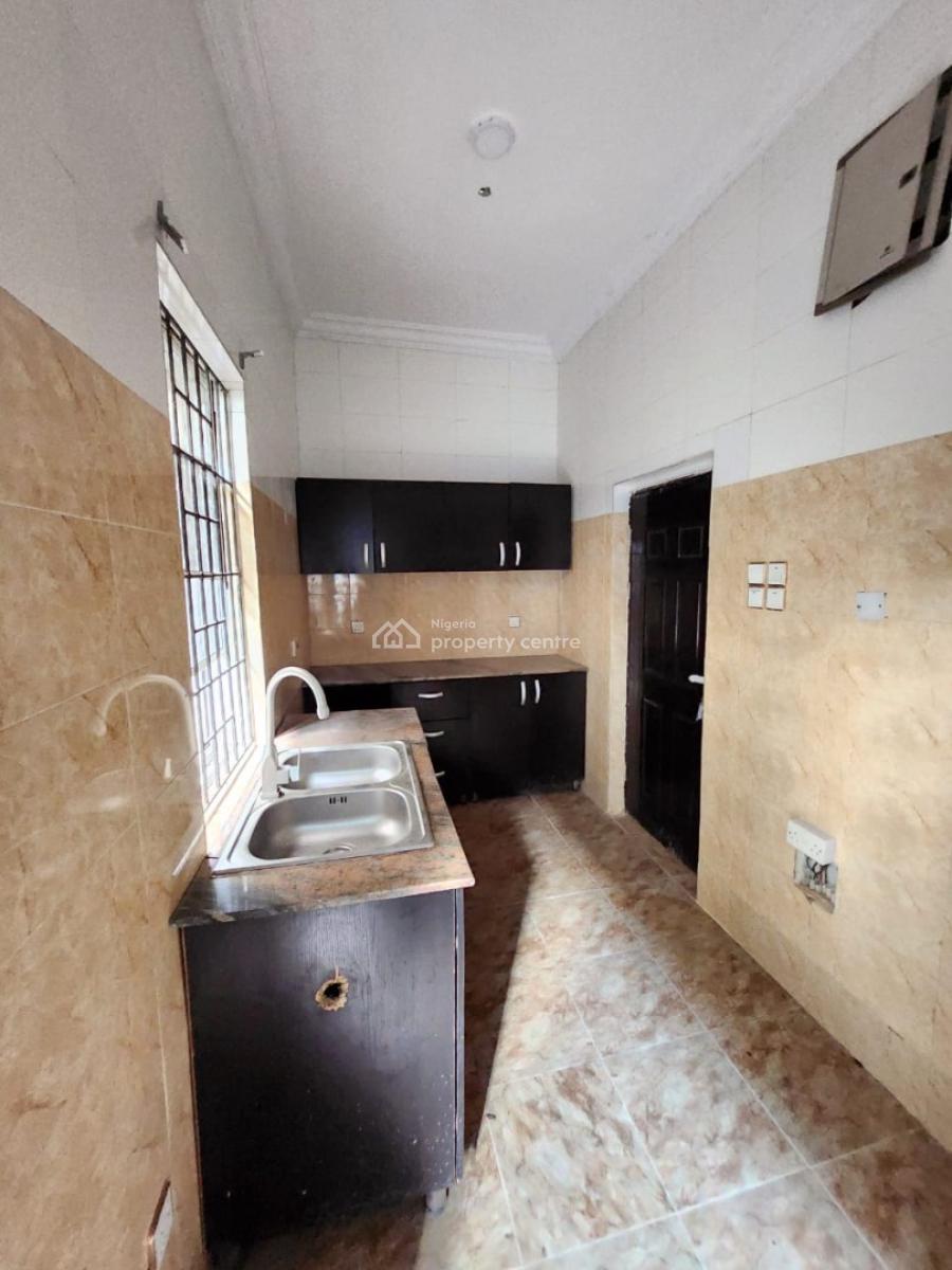 2 Bedroom Apartment in an Estate, Lekki Phase1, Lekki Phase 1, Lekki, Lagos, Flat / Apartment for Rent