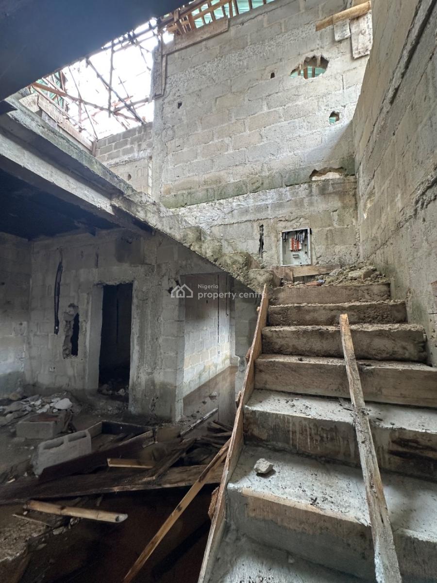 4bedroom Semi Detached House, Rumuodara, Port Harcourt, Rivers, Semi-detached Duplex for Sale