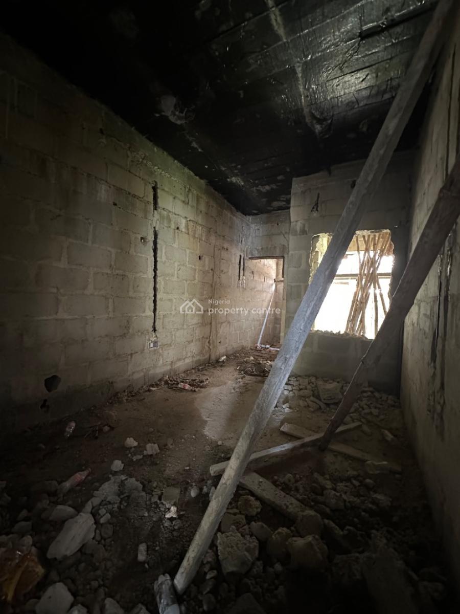 4bedroom Semi Detached House, Rumuodara, Port Harcourt, Rivers, Semi-detached Duplex for Sale