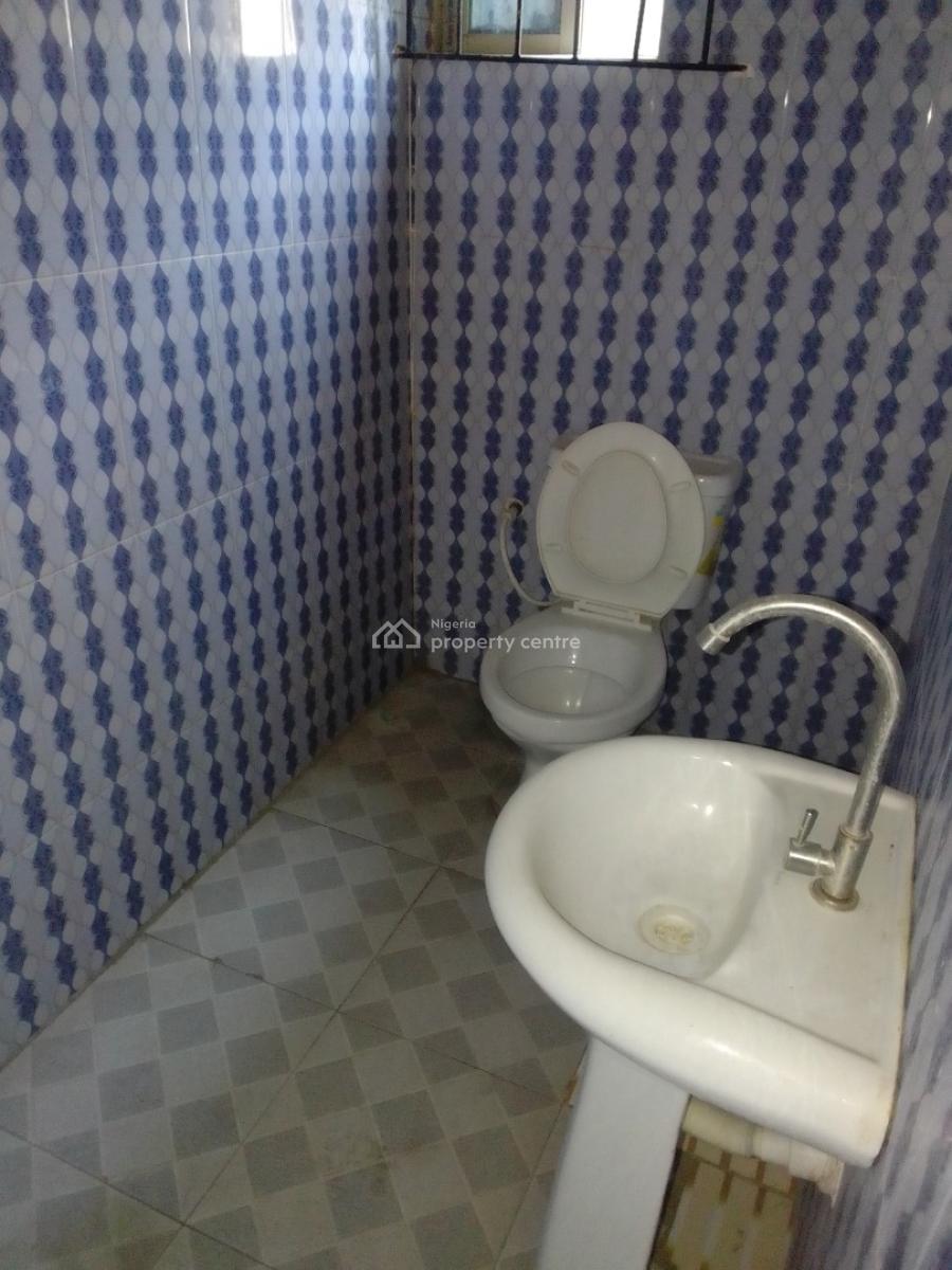 2 Bedroom Flat, Ilogbo, Iyana Era Lagos, Ojo, Lagos, Flat / Apartment for Rent