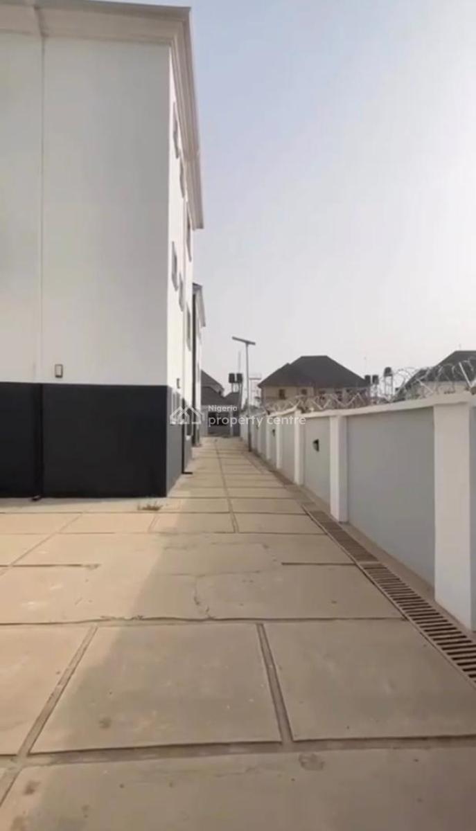 Luxury Specious 3bedroom Block of Flat, Tarred Road, in an Estate, Galadimawa, Abuja, Block of Flats for Sale