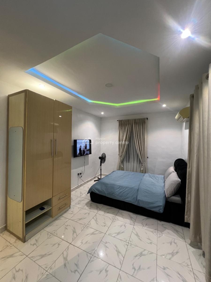 Decent Well Ventilated , Fully Furnished and Serviced Studio Apartment, Jibowu, Yaba, Lagos, Self Contain (single Rooms) for Rent