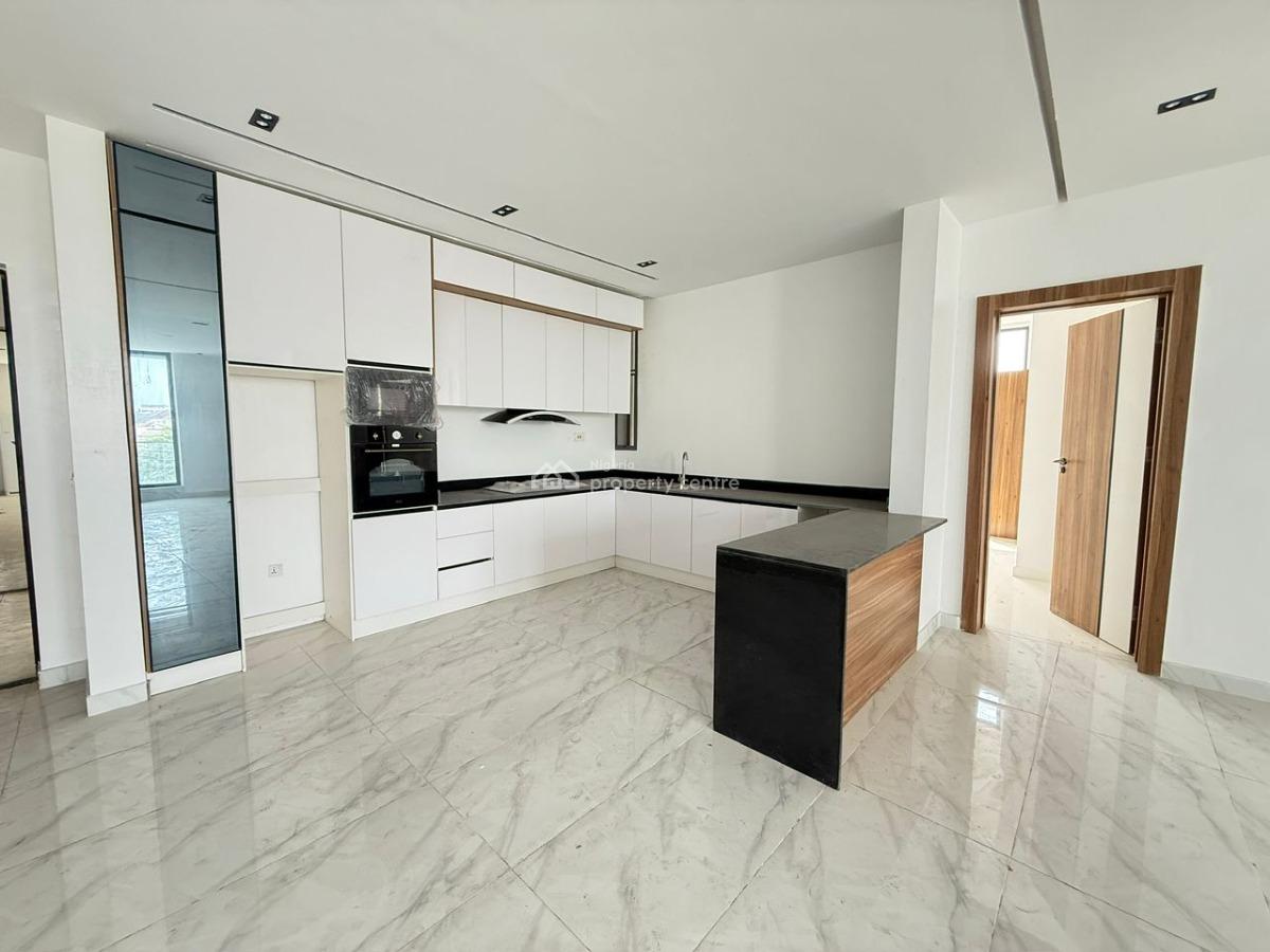 Contemporary 2 Bed Apartment with Elevator, Lekki Phase 1, Lekki, Lagos, Flat / Apartment for Sale