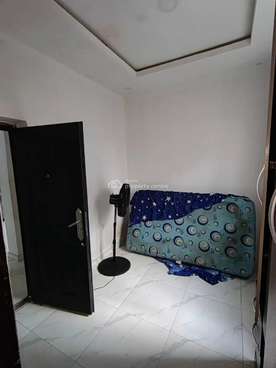 Standard Room Selfcon Inside a Shared 2 Bedroom Apartment, Behind Land Wey Building, Sangotedo, Ajah, Lagos, Self Contain (single Rooms) for Rent