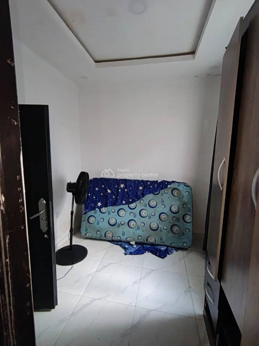 Standard Room Selfcon Inside a Shared 2 Bedroom Apartment, Behind Land Wey Building, Sangotedo, Ajah, Lagos, Self Contain (single Rooms) for Rent