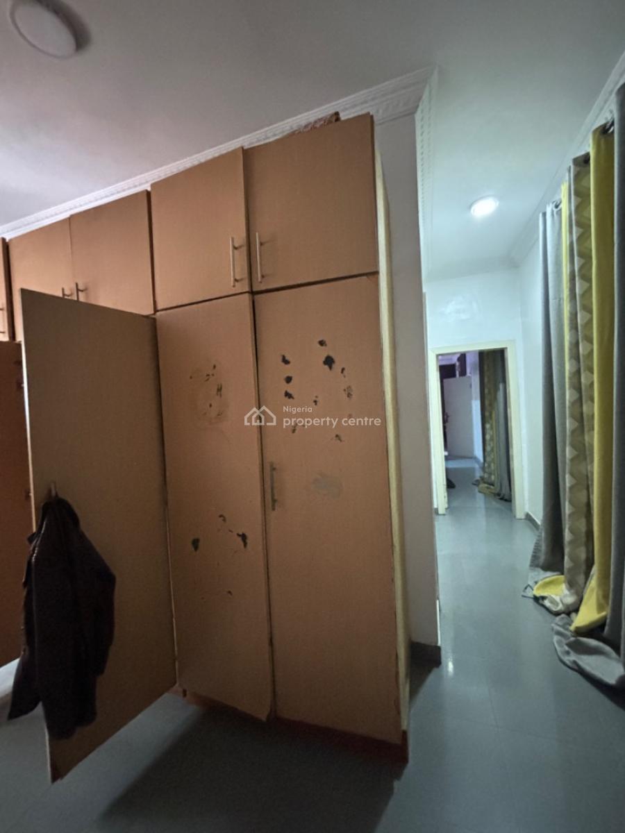 Unfurnished Spacious 5 Rooms Office Space, Niyi Okunibi Street, Close to Ever Care Hospital., Lekki Phase 1, Lekki, Lagos, Office Space for Rent