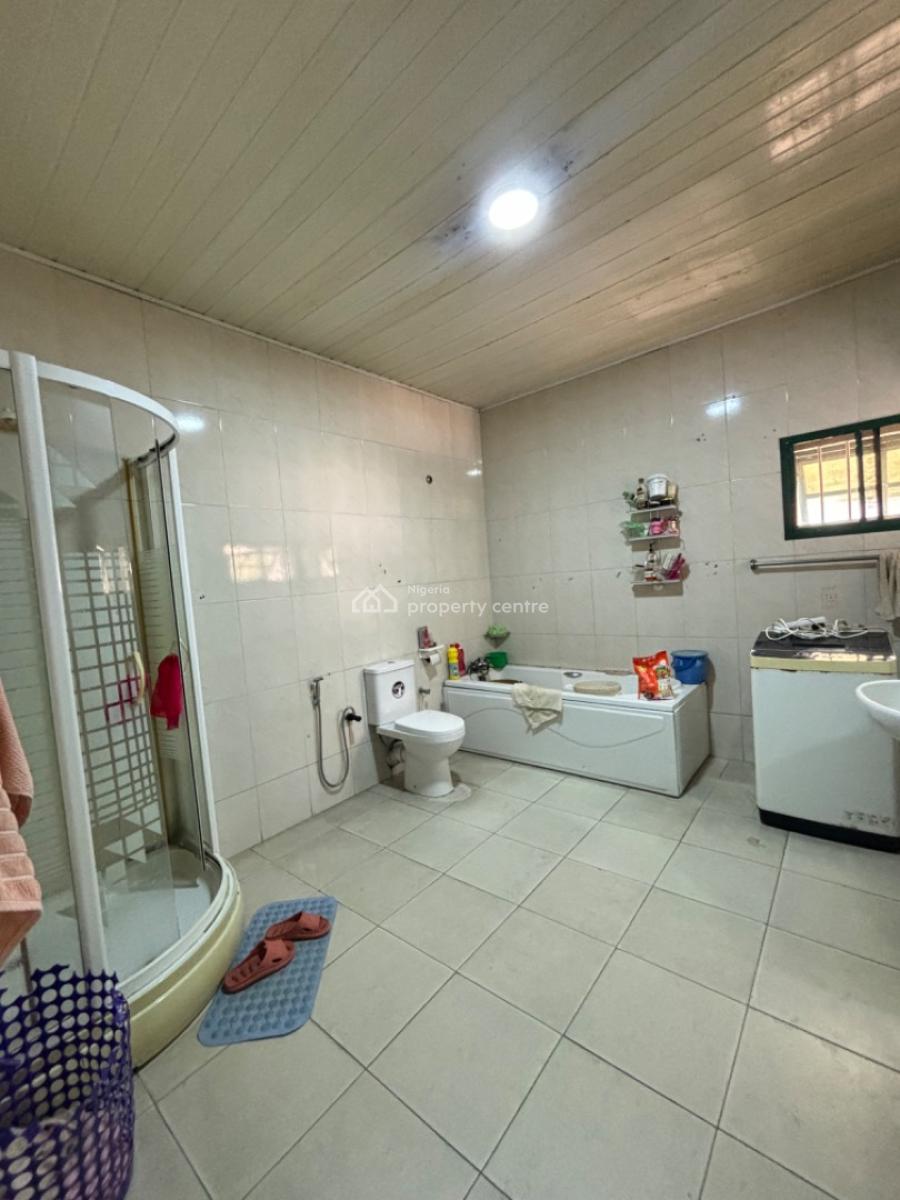 Unfurnished Spacious 5 Rooms Office Space, Niyi Okunibi Street, Close to Ever Care Hospital., Lekki Phase 1, Lekki, Lagos, Office Space for Rent