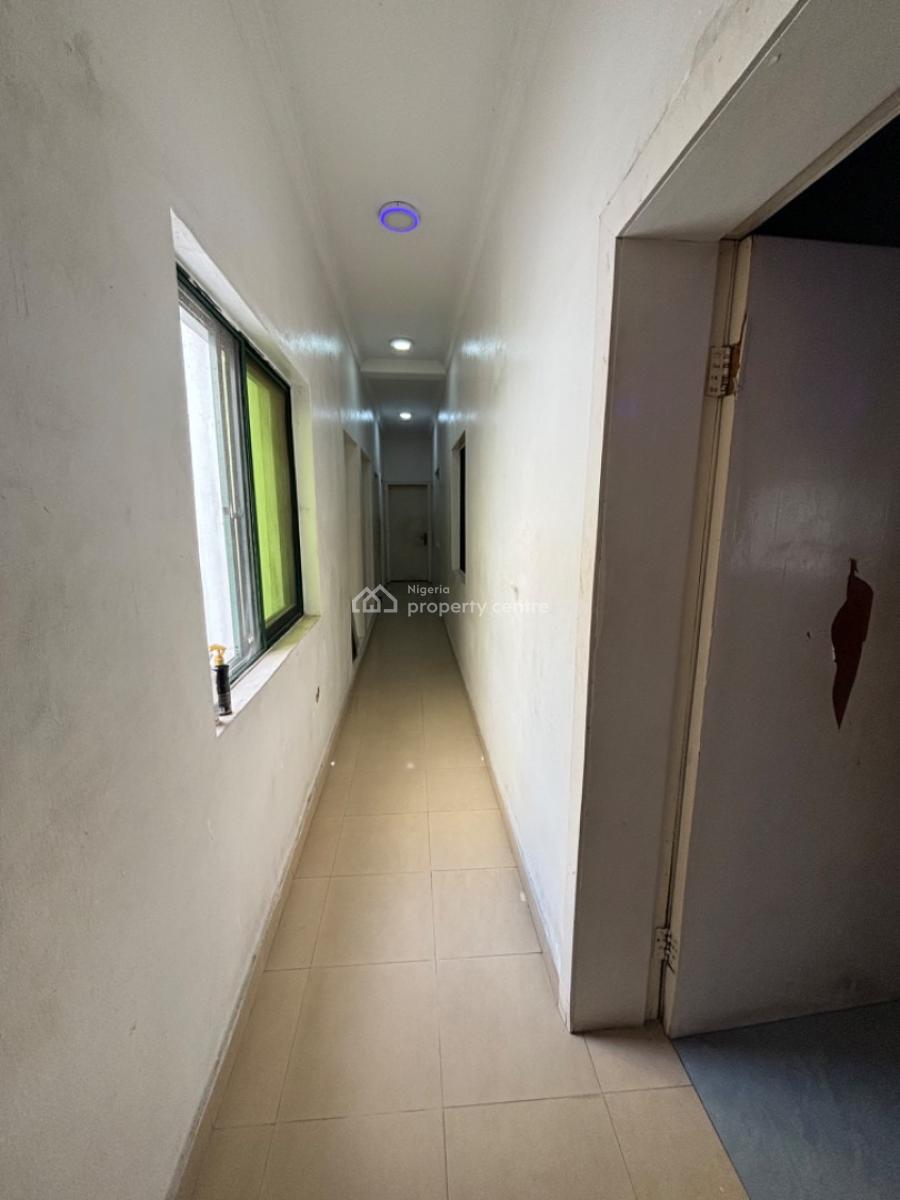 Unfurnished Spacious 5 Rooms Office Space, Niyi Okunibi Street, Close to Ever Care Hospital., Lekki Phase 1, Lekki, Lagos, Office Space for Rent