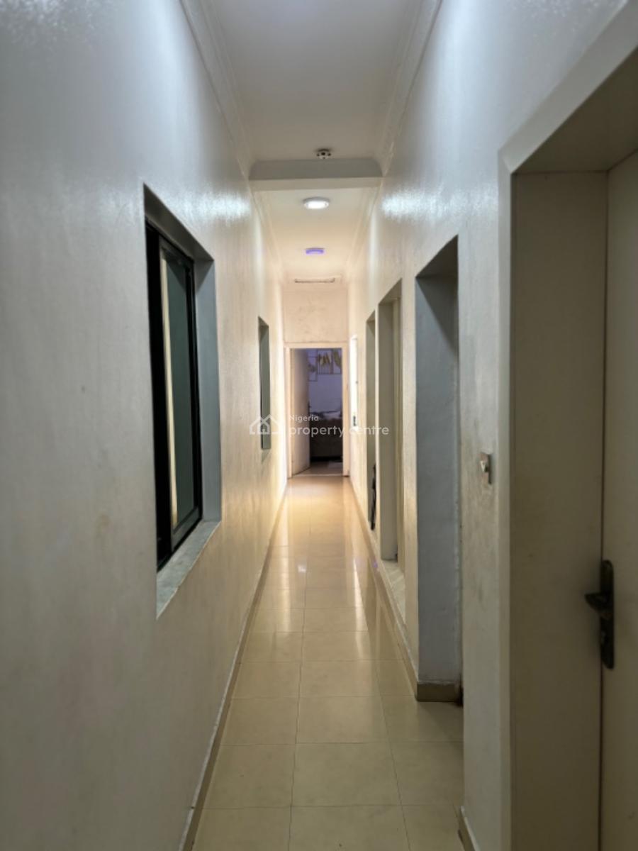 Unfurnished Spacious 5 Rooms Office Space, Niyi Okunibi Street, Close to Ever Care Hospital., Lekki Phase 1, Lekki, Lagos, Office Space for Rent