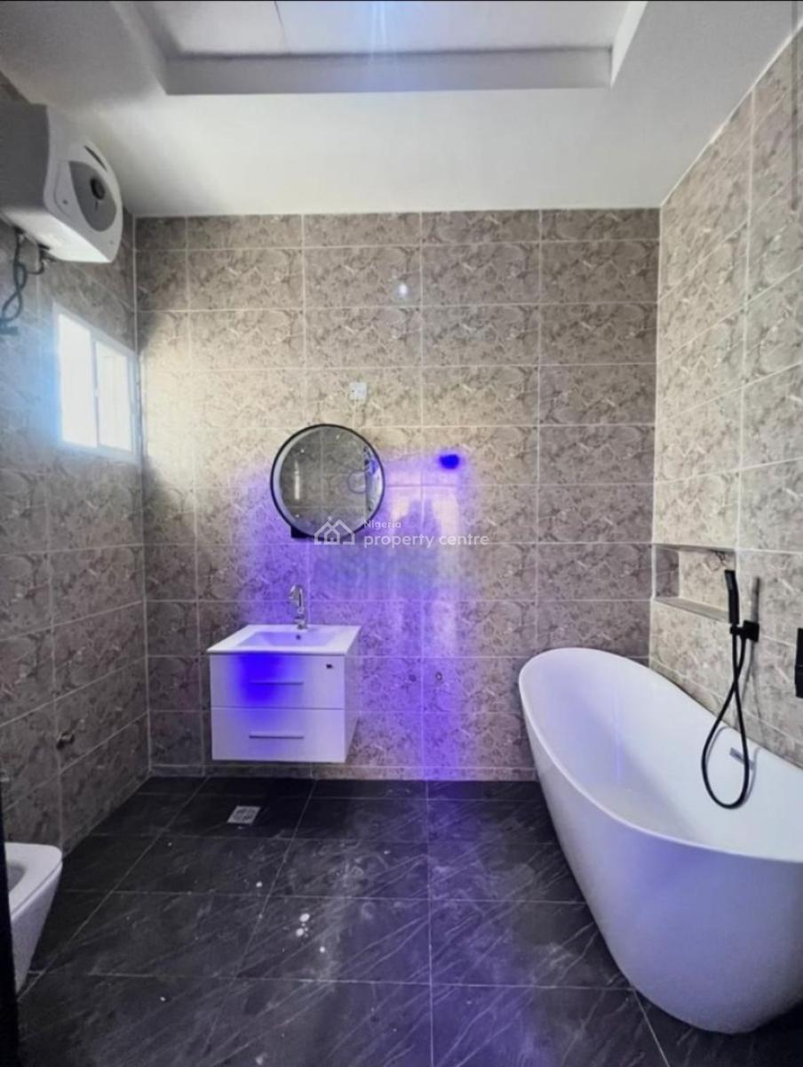 Well Maintained 5 Bedroom Terrace Duplex with Bq, Osapa, Lekki, Lagos, Terraced Duplex for Sale