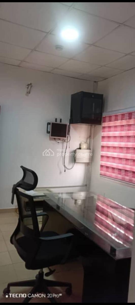 1 Room Corporate Office Ensuite with Ac, Ikota Villa Estate, Lekki, Lagos, Commercial Property for Rent