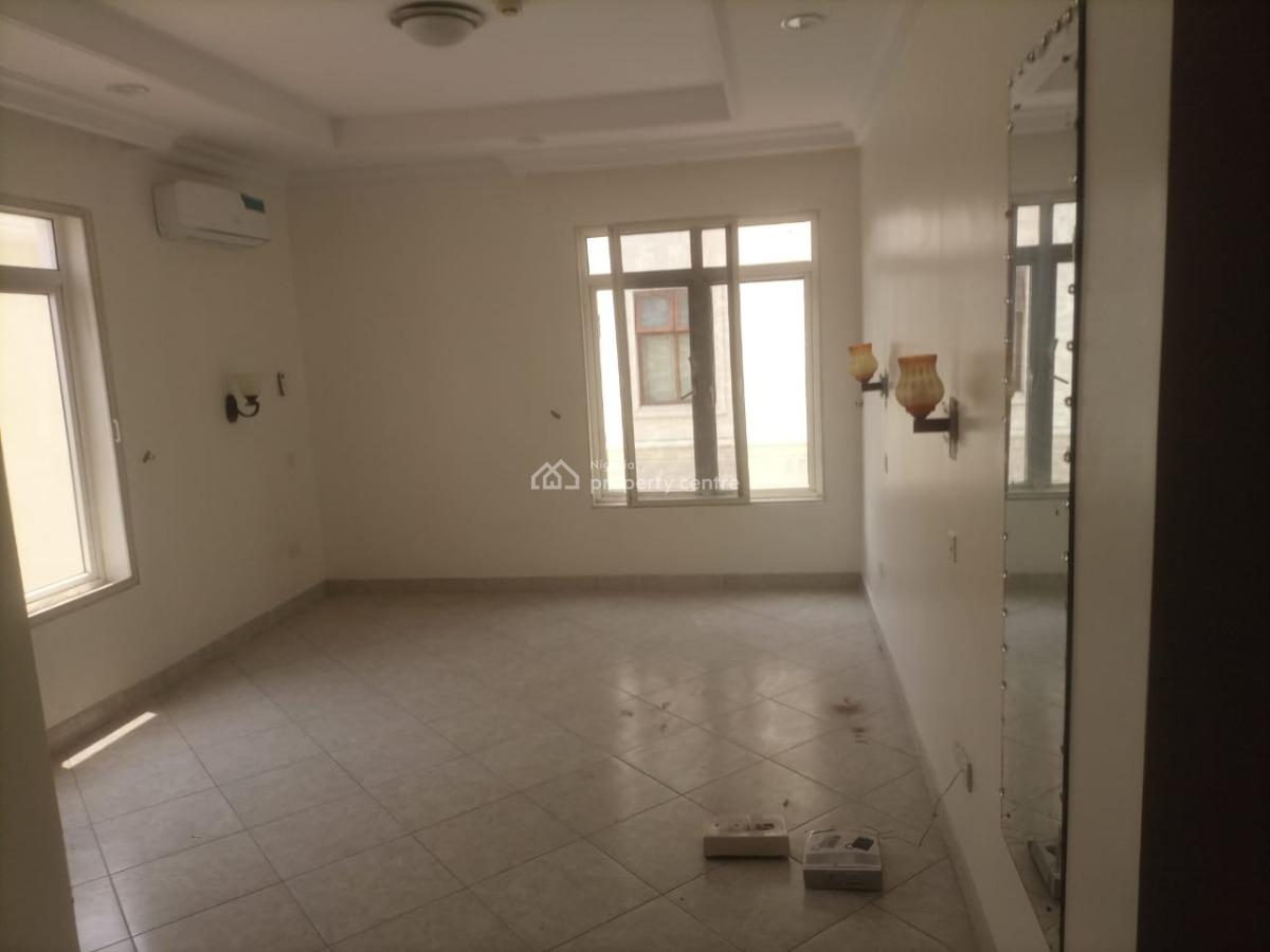 Big Spacious 4 Bedroom Flat with Bq Pool Gym Elevator 24hr Power, Old Ikoyi, Ikoyi, Lagos, Flat / Apartment for Rent