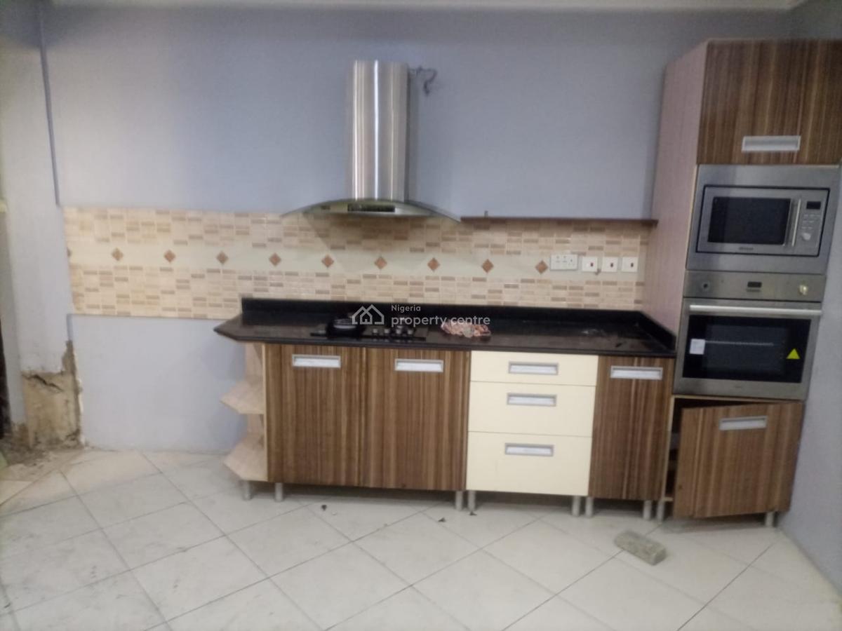 Big Spacious 4 Bedroom Flat with Bq Pool Gym Elevator 24hr Power, Old Ikoyi, Ikoyi, Lagos, Flat / Apartment for Rent