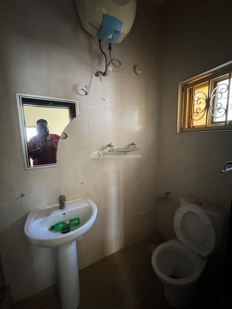 4 𝐁𝐄𝐃𝐑𝐎𝐎𝐌 𝐒𝐄𝐌𝐈 𝐃𝐄𝐓𝐀𝐂𝐇𝐄𝐃 𝐃𝐔𝐏𝐋𝐄𝐗, Lekki Phase 1 (right Side), Lekki Phase 1, Lekki, Lagos, Semi-detached Duplex for Rent