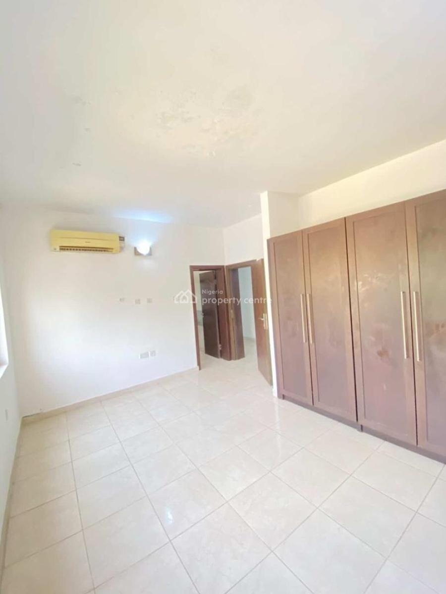 Fully Serviced Spacious 3bedroom Apartment +bq, Off Admiralty Road, Lekki Phase 1, Lekki, Lagos, Flat / Apartment for Rent