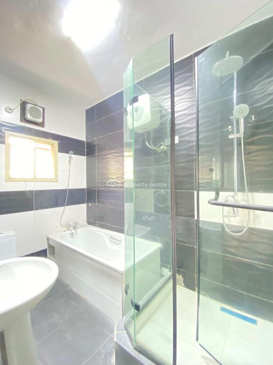 Fully Serviced Spacious 3bedroom Apartment +bq, Off Admiralty Road, Lekki Phase 1, Lekki, Lagos, Flat / Apartment for Rent