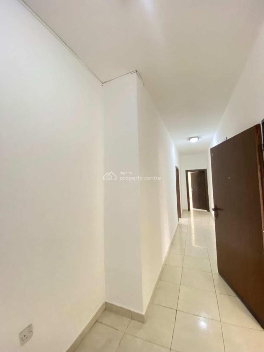 Fully Serviced Spacious 3bedroom Apartment +bq, Off Admiralty Road, Lekki Phase 1, Lekki, Lagos, Flat / Apartment for Rent
