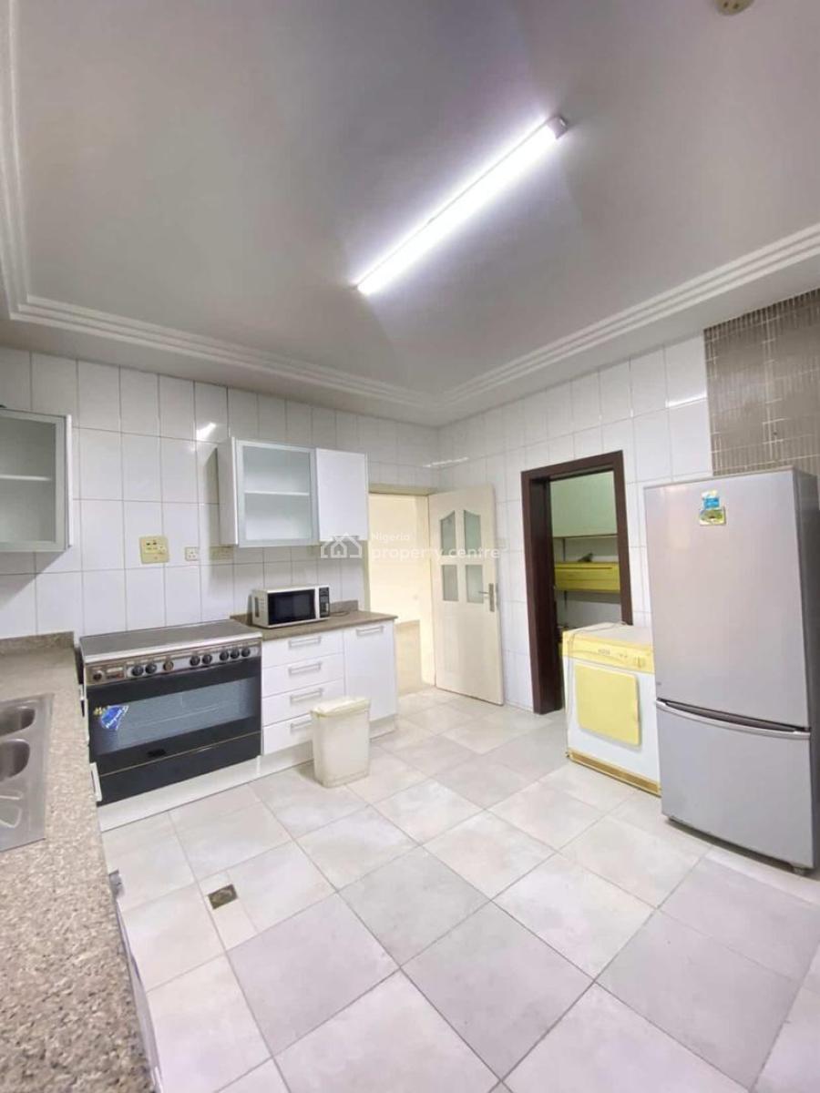 Fully Serviced Spacious 3bedroom Apartment +bq, Off Admiralty Road, Lekki Phase 1, Lekki, Lagos, Flat / Apartment for Rent