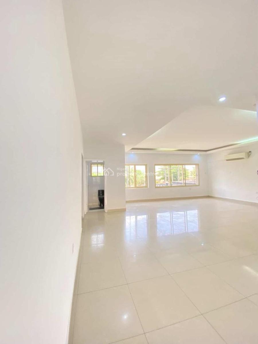Fully Serviced Spacious 3bedroom Apartment +bq, Off Admiralty Road, Lekki Phase 1, Lekki, Lagos, Flat / Apartment for Rent
