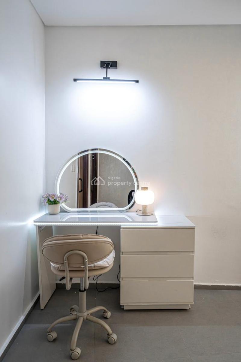 Luxury 1-bedroom Waterfront Apartment with Boat Jetty, Old Ikoyi, Ikoyi, Lagos, Flat / Apartment Short Let