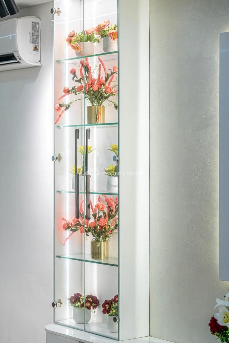 Luxury 1-bedroom Waterfront Apartment with Boat Jetty, Old Ikoyi, Ikoyi, Lagos, Flat / Apartment Short Let