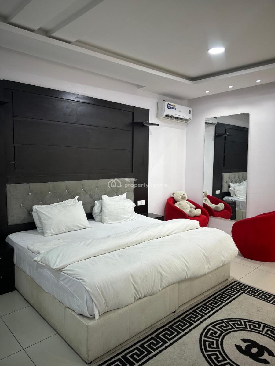 Lovely   and Luxury 3bedroom Penthouse with Private Cinema and Po, Lekki Phase 1, Lekki, Lagos, Flat / Apartment Short Let