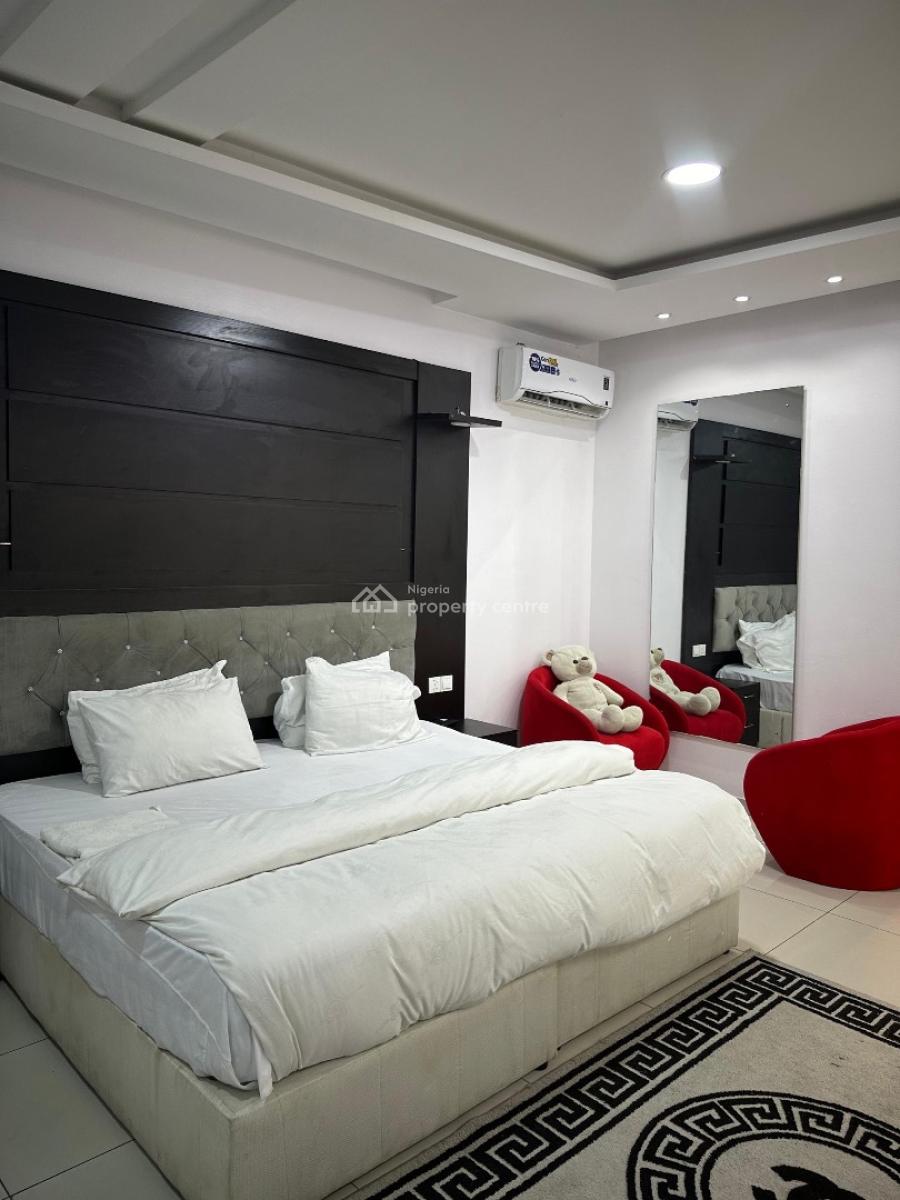 Lovely   and Luxury 3bedroom Penthouse with Private Cinema and Po, Lekki Phase 1, Lekki, Lagos, Flat / Apartment Short Let