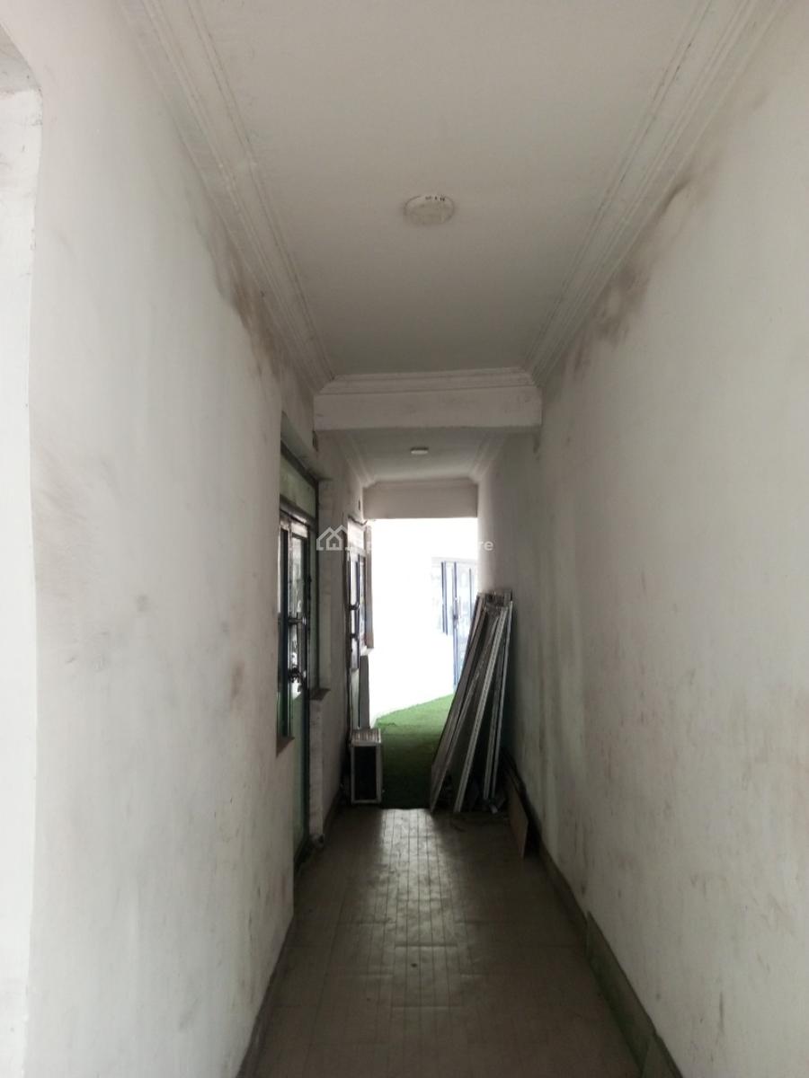 Big Shop 30sqm in a Complex By The Express, Lekki, Lagos, Shop for Rent