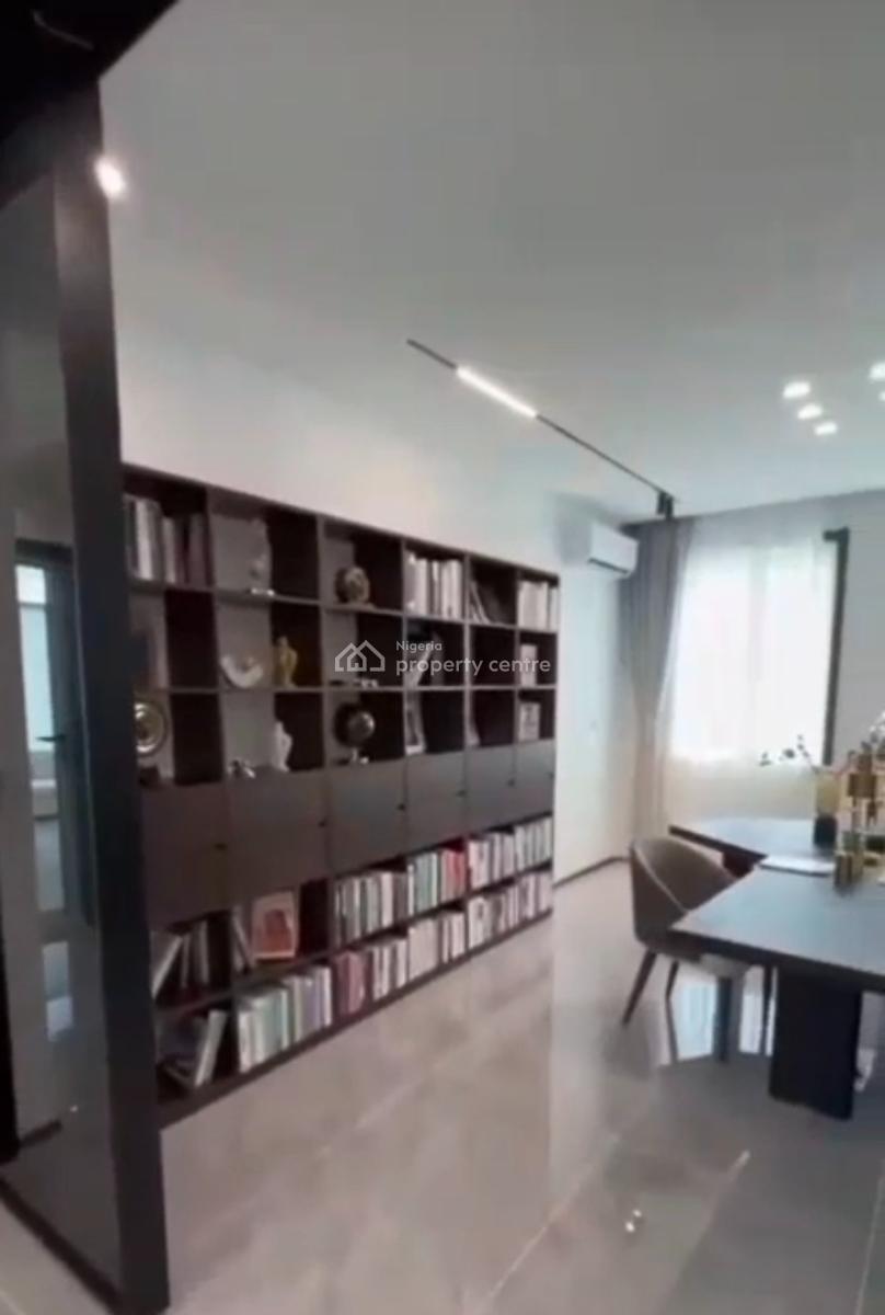 on 4300sqm 22 Units of 3-bedroom Apartments - 2 Units of 2-bedroom Pen, Old Ikoyi, Ikoyi, Lagos, Block of Flats for Sale