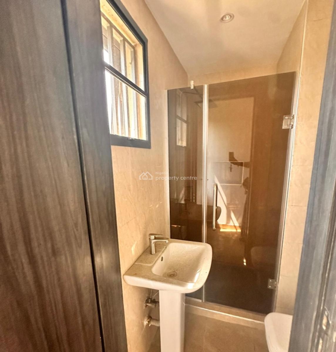 Exquisitely Finished Serviced 4bedroom Miasonette, Iponri, Surulere, Lagos, Terraced Duplex for Rent