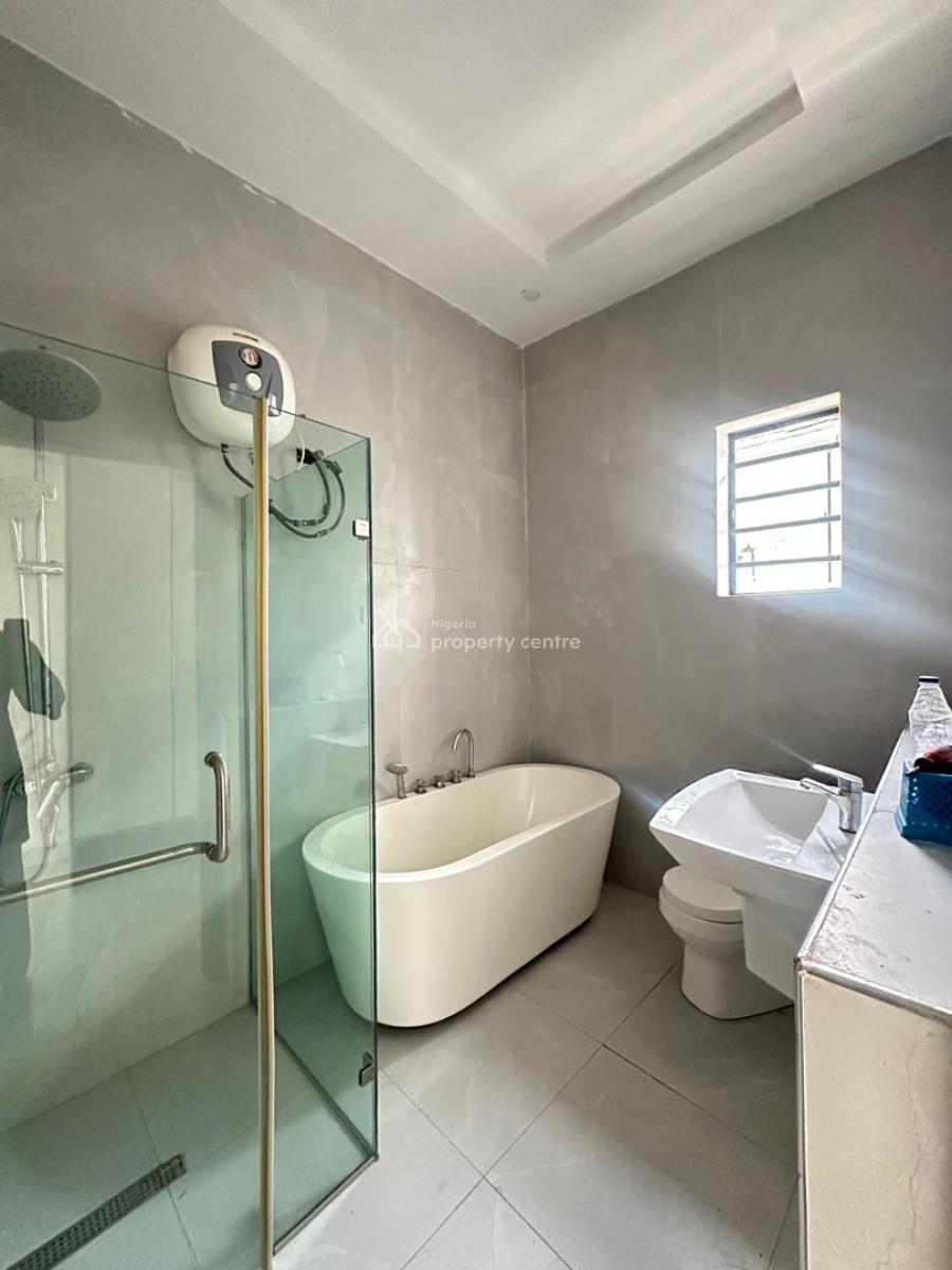 Well-built Luxury Spacious 5 Bedroom Duplex with Bq & Security House, Chevron Drive, Lekki, Lagos, Flat / Apartment for Sale