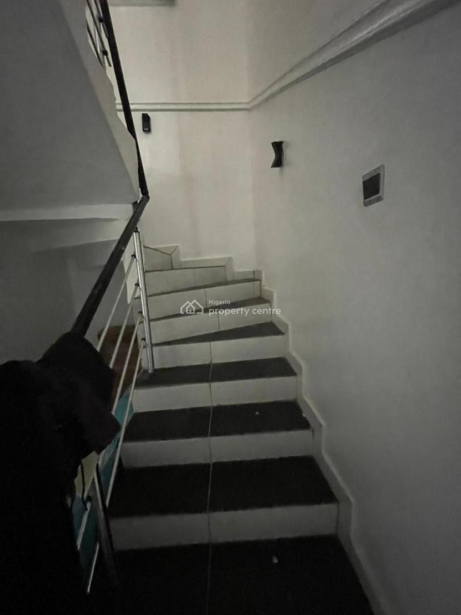Distress 4 Bedroom Fully Detached Duplex with Pool, Ikota Gra, Lekki, Lagos, Detached Duplex for Sale