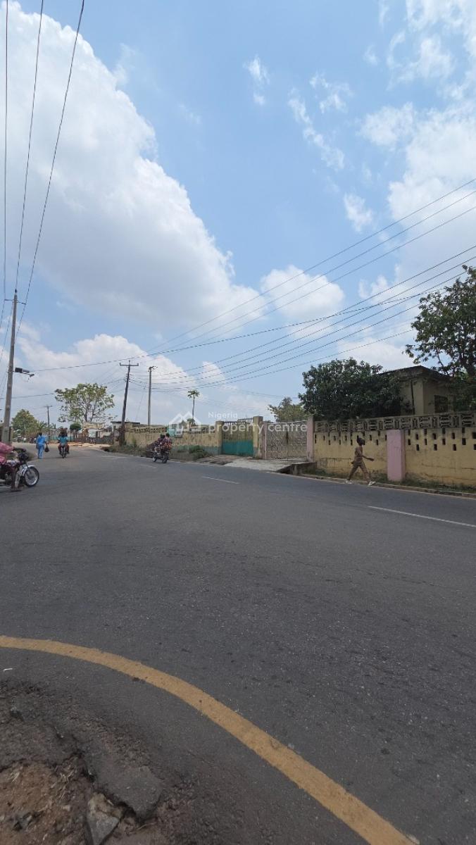Prime Commercial Parcel of Land, Beside St. Louis Grammar School, Off Veterinary Junction, Mokola, Ibadan, Oyo, Commercial Land for Sale