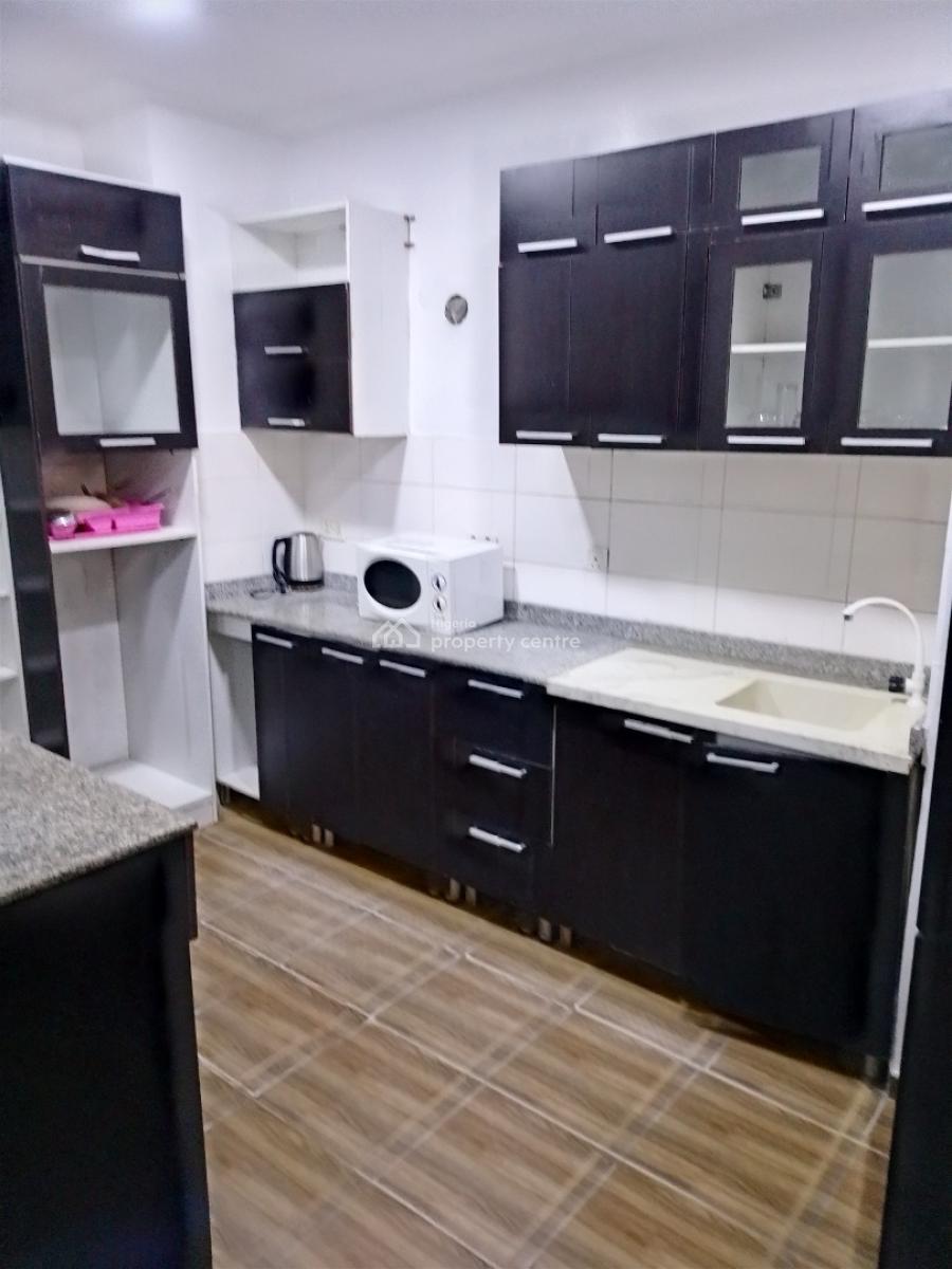 Serviced 3 Bedroom Furnished Or Unfurnished with 24 Hours Light Flat, Off Admiralty, Lekki Phase 1, Lekki, Lagos, Flat / Apartment for Rent
