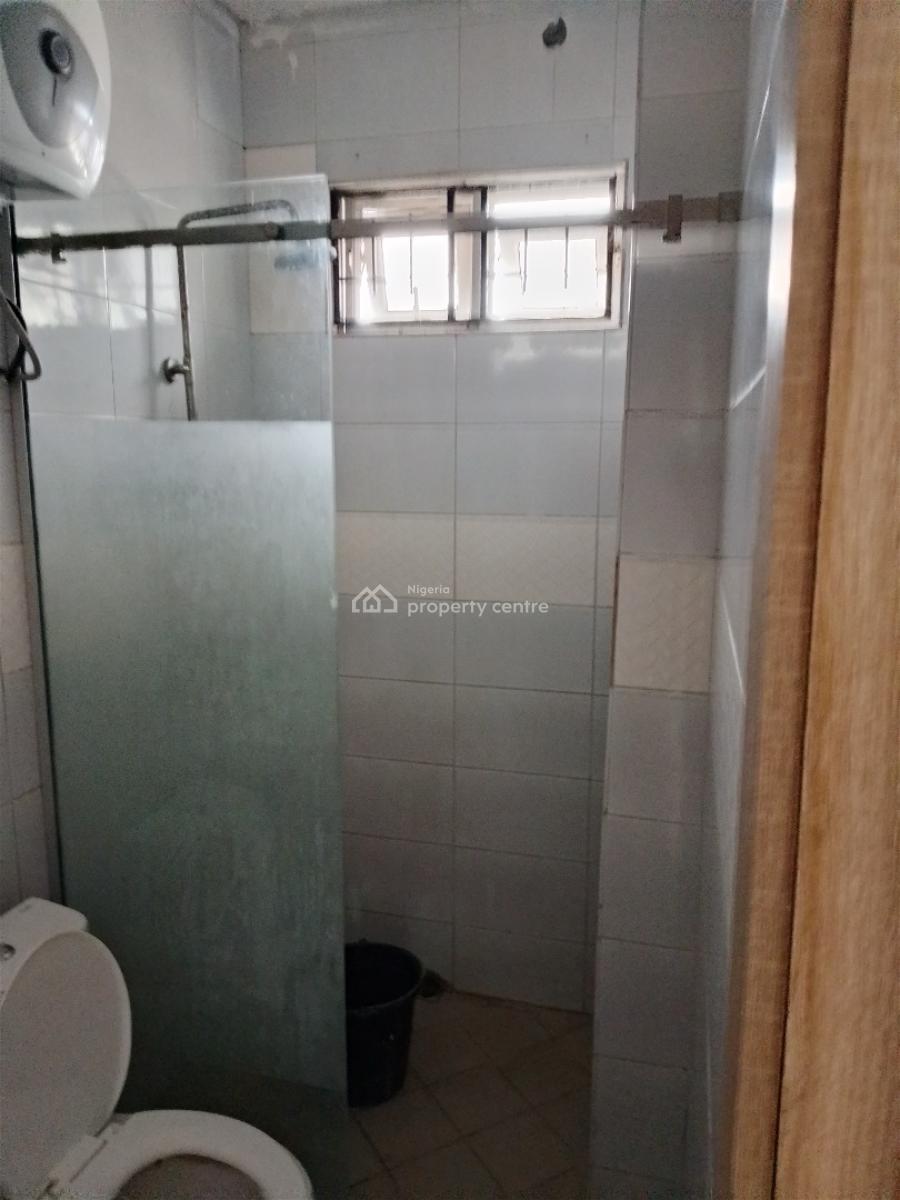 Serviced 3 Bedroom Furnished Or Unfurnished with 24 Hours Light Flat, Off Admiralty, Lekki Phase 1, Lekki, Lagos, Flat / Apartment for Rent