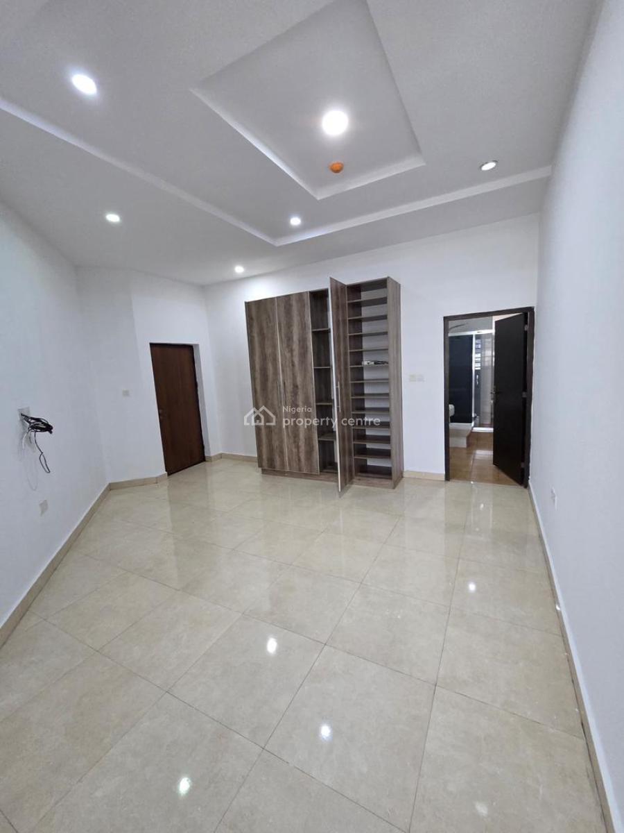 Deluxe 3 Bedroom Apartment with a Rooftop Pool in a Serene Estate, Adeniyi Jones, Ikeja, Lagos, Flat / Apartment for Sale