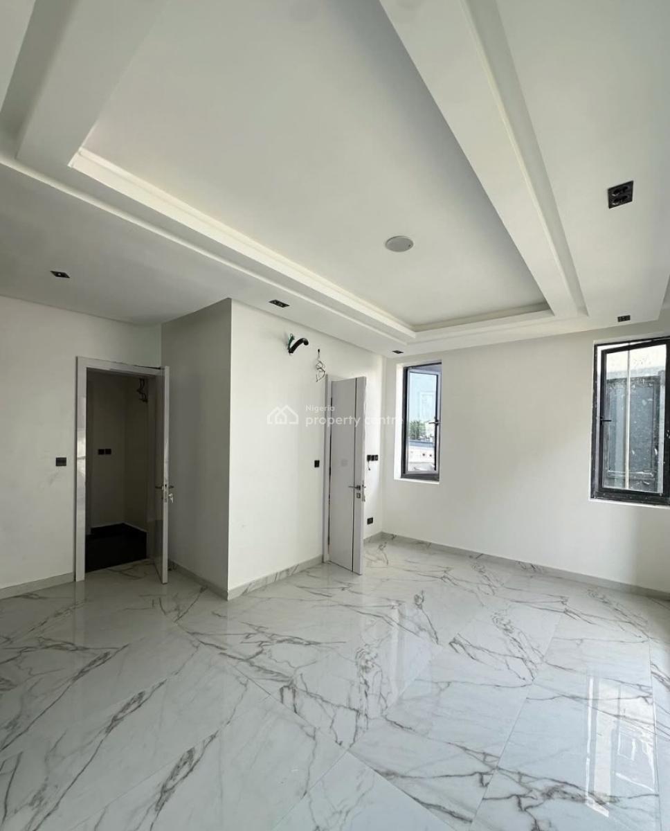 Serviced with 24/7 Power Supply 2 Bedroom En-suite Maisonette with an, Lekki Phase 1, Lekki, Lagos, Flat / Apartment for Rent