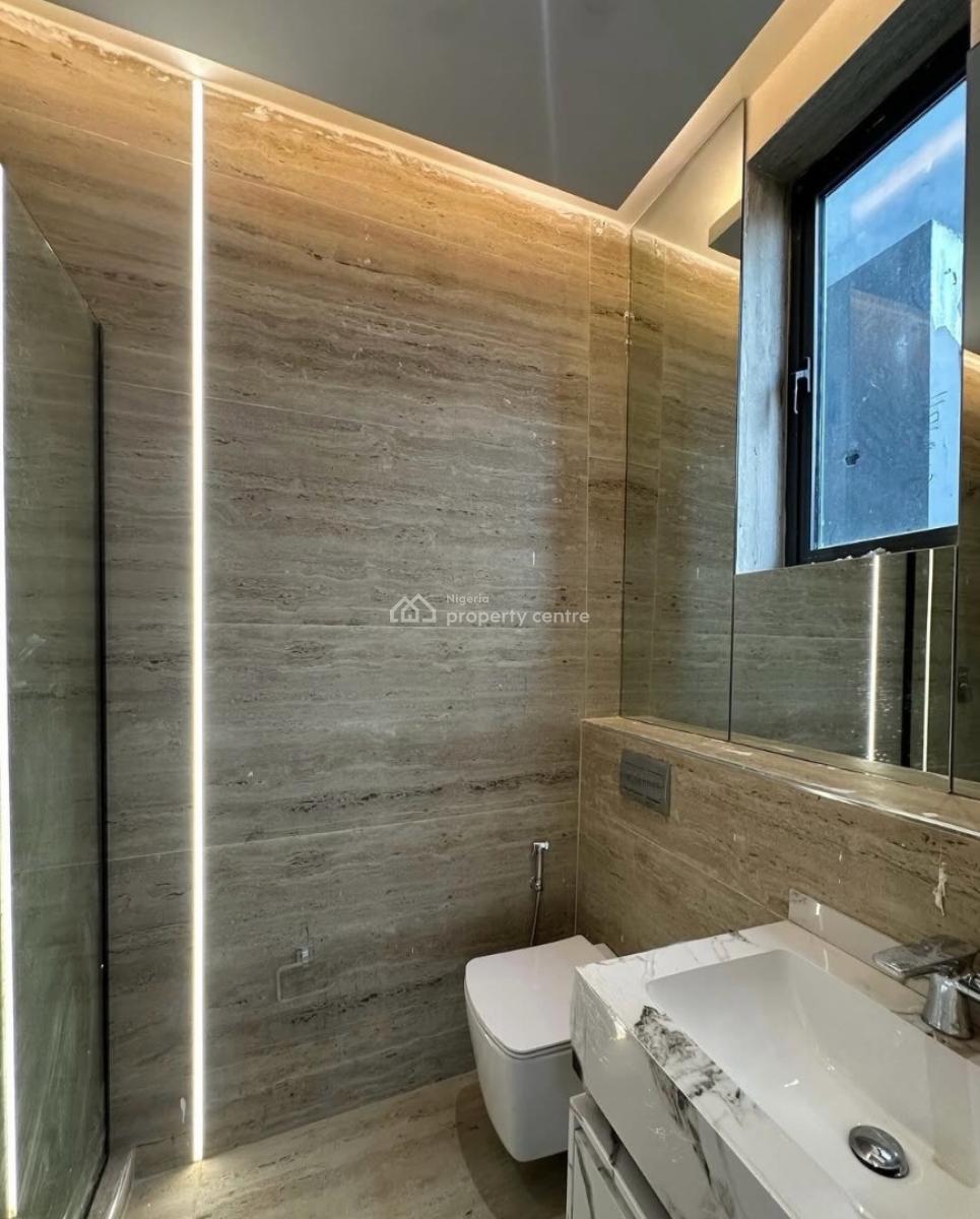 Serviced with 24/7 Power Supply 2 Bedroom En-suite Maisonette with an, Lekki Phase 1, Lekki, Lagos, Flat / Apartment for Rent