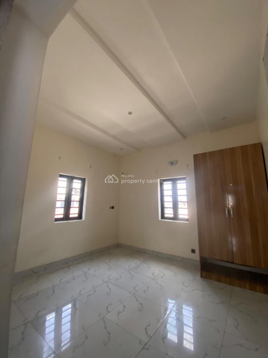 Spacious 2 Bedroom Apartment Upstairs, in a Secured Estate in Sangotedo Ajah., Sangotedo, Ajah, Lagos, Flat / Apartment for Rent