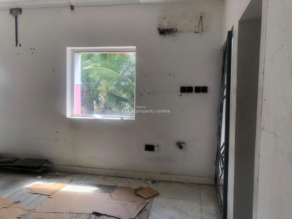 a 4 Bedroom Office Use at Lekki Phase 1., Adebayo Doherty, Lekki Phase 1, Lekki, Lagos, Flat / Apartment for Rent