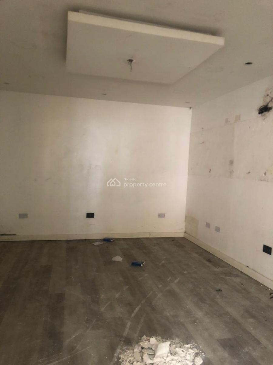 a 4 Bedroom Office Use at Lekki Phase 1., Adebayo Doherty, Lekki Phase 1, Lekki, Lagos, Flat / Apartment for Rent