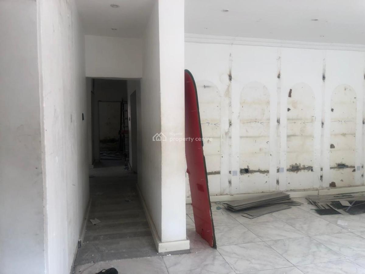 a 4 Bedroom Office Use at Lekki Phase 1., Adebayo Doherty, Lekki Phase 1, Lekki, Lagos, Flat / Apartment for Rent